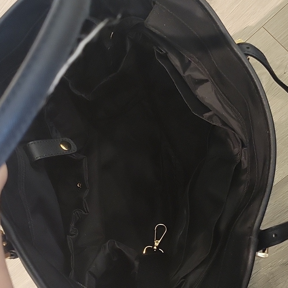 MICHAEL Michael Kors Black Tote Baby Bag with Gold Hardware - Picture 6 of 7